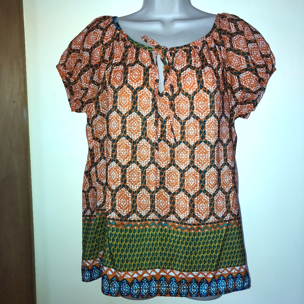 JEMMA printed short sleeve/tie front blouse/NWOT